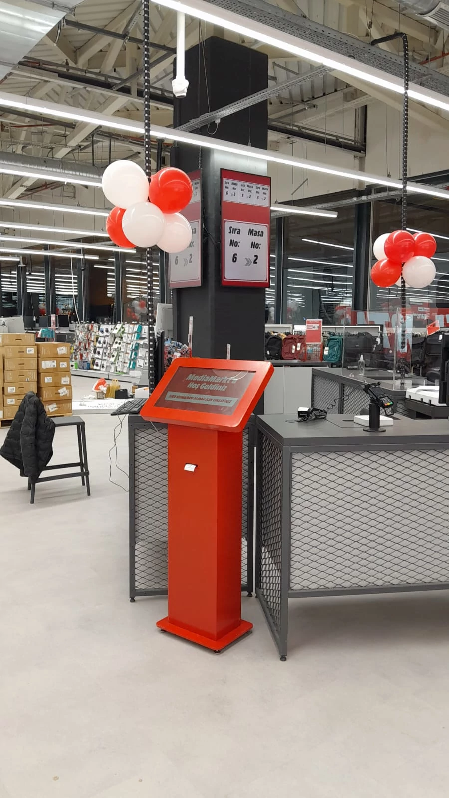 Effiziente Kiosk im MediaMarkt Wartesystem