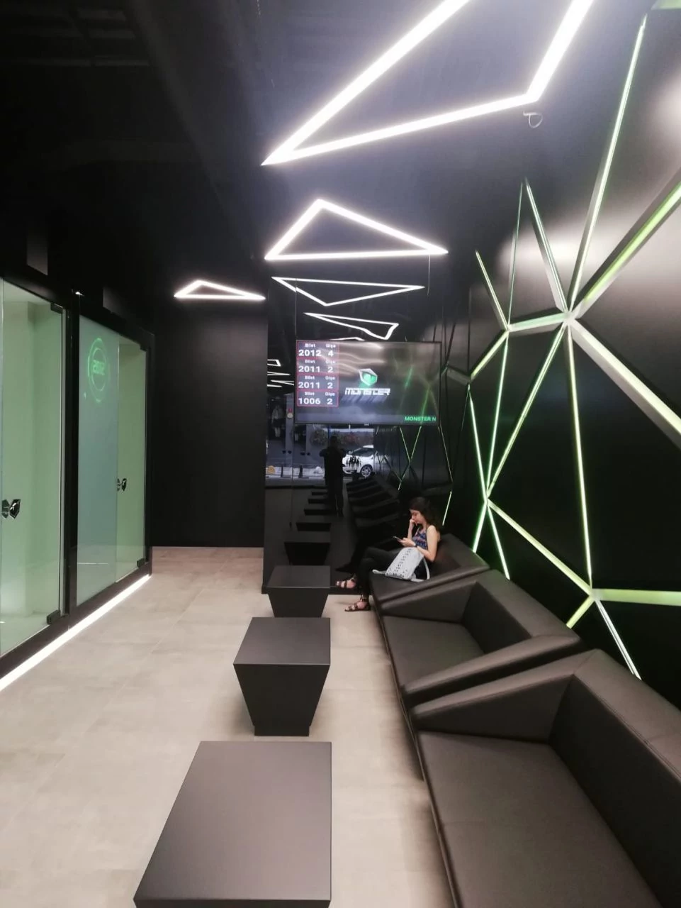 Komfortable Wartezone im Tulpar Notebook Servicezentrum